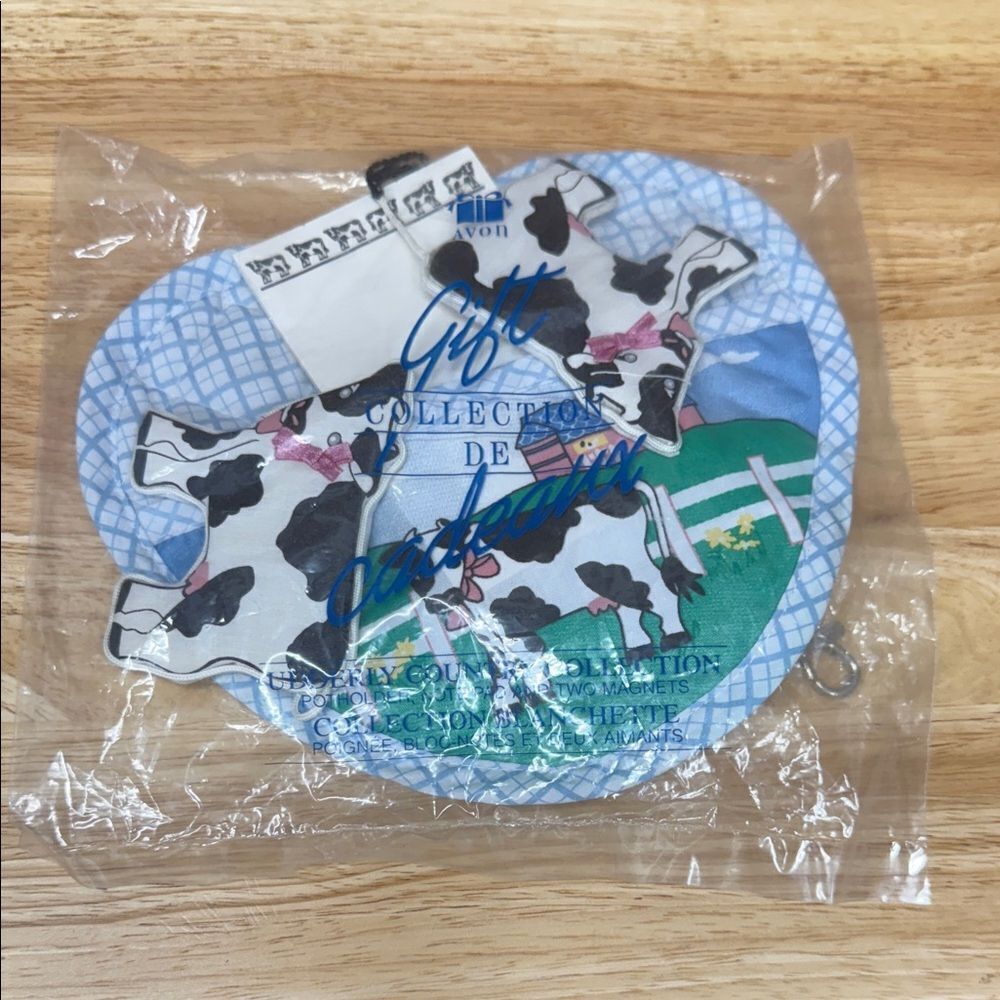 Avon Blue and Green Cow Design Pot Holder Set